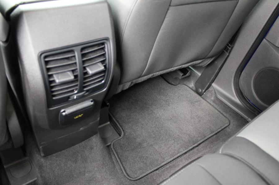  Ford Escape 2013 года  (фото 9 из 222)